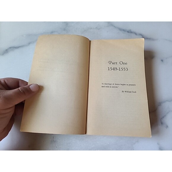 The Queen And The Gypsy By Constance Heaven Paperback - Picture 5 of 10